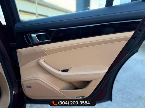 Used 2020 Porsche Panamera 4 image 34