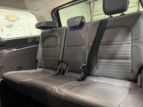 Used 2021 Lincoln Navigator Black Label image 17
