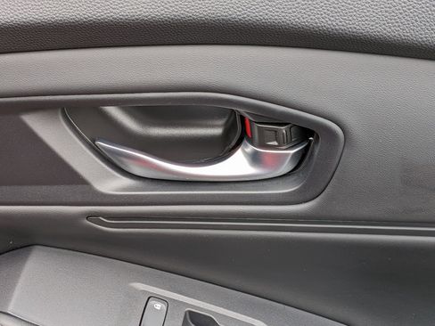 Used 2025 Honda Accord Sport image 32