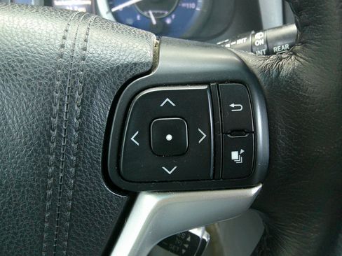 Used 2015 Toyota Sienna XLE Premium image 19