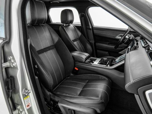 Used 2019 Land Rover Range Rover Velar R-Dynamic SE image 12