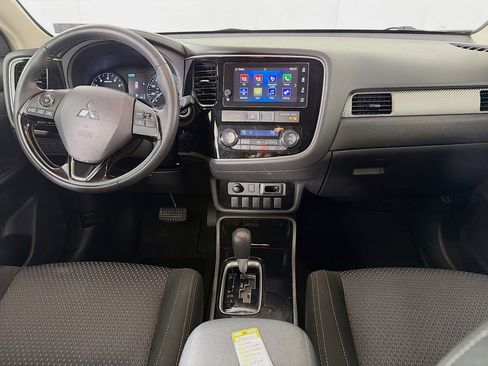 Used 2018 Mitsubishi Outlander SE image 23