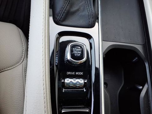 Certified 2021 Volvo V90 T6 Cross Country w/ Climate Package image 26