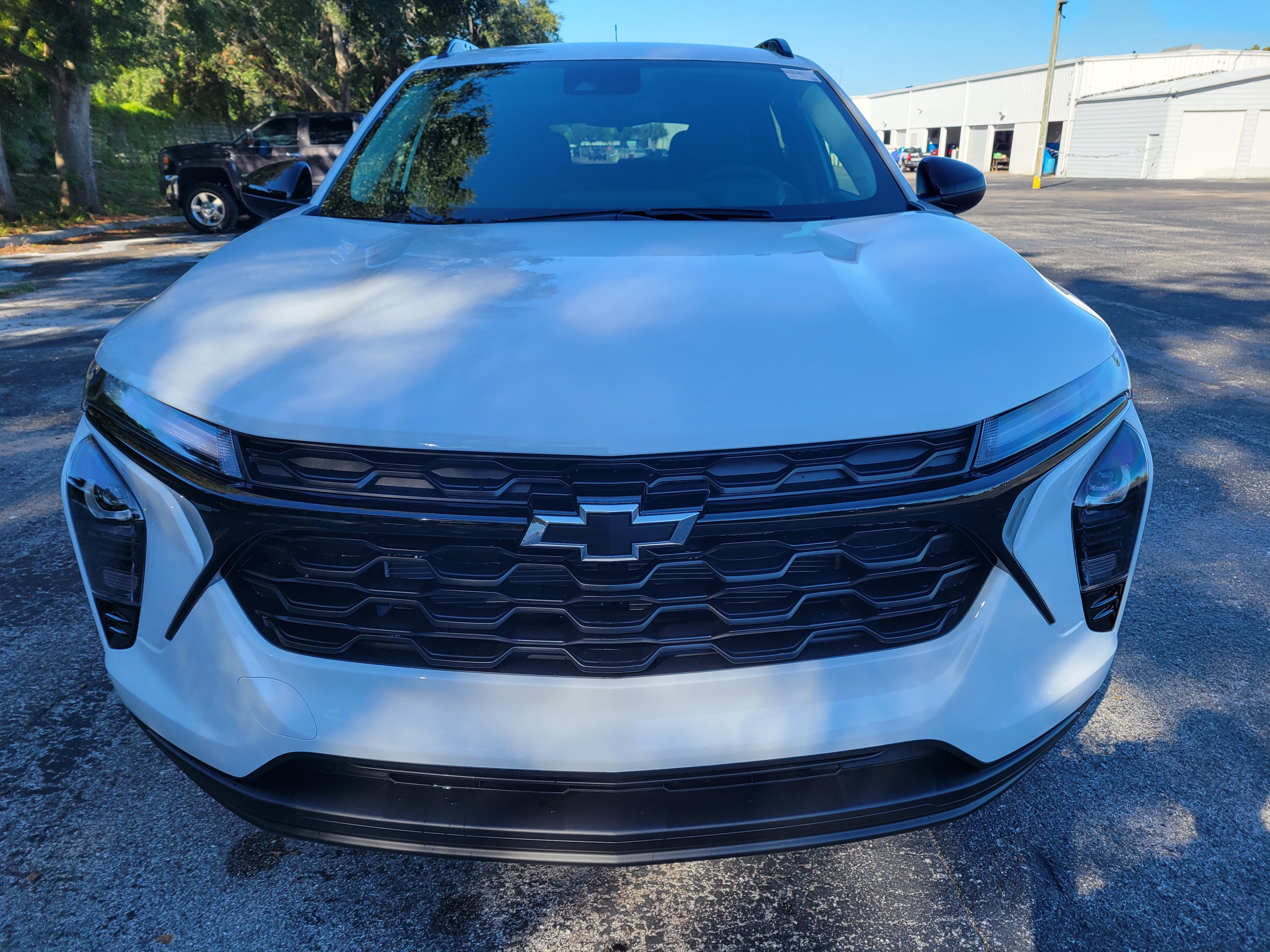 Used 2026 Chevrolet Trax LT w/ Driver Confidence Package FWD image 2