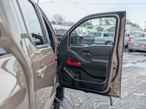 Used 2023 Nissan Frontier PRO-4X w/ Pro Convenience Package image 47