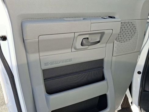 Used 2024 Ford E-450 and Econoline 450 Super Duty w/ Driver's Safety Package image 11