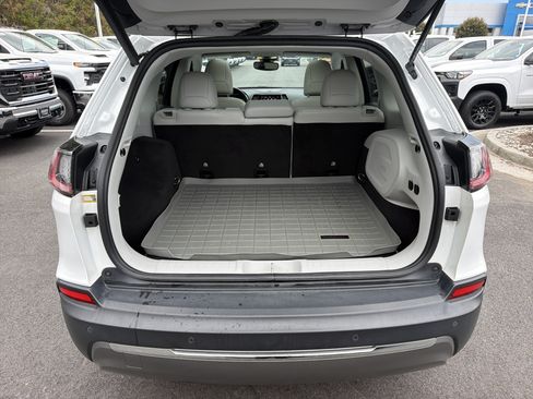 Used 2020 Jeep Cherokee Limited w/ Technology Group FWD image 34