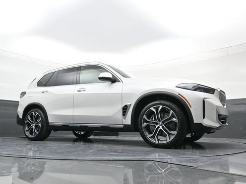 New 2026 BMW X5 xDrive50e AWD/4WD image 22