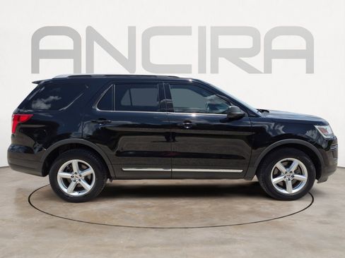 Used 2018 Ford Explorer XLT FWD image 10