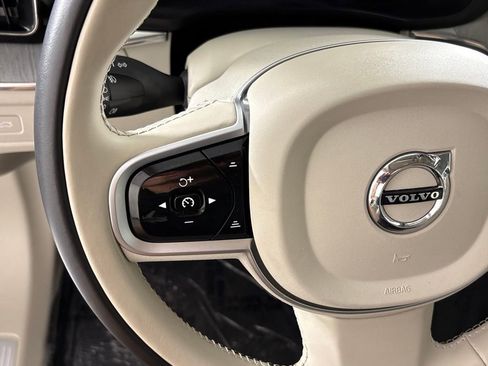 Used 2025 Volvo XC60 B5 Ultra AWD/4WD image 31