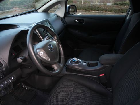 Used 2014 Nissan Leaf S w/ Charge Package image 16