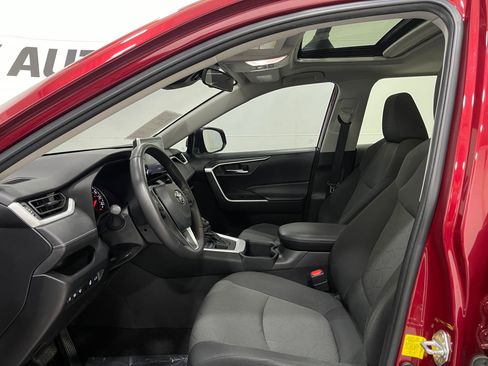 Used 2022 Toyota RAV4 XLE image 12