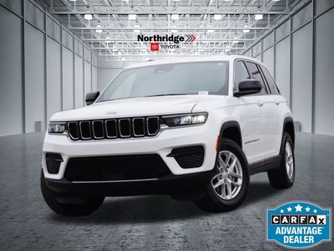 Used 2024 Jeep Grand Cherokee Laredo X RWD image 1