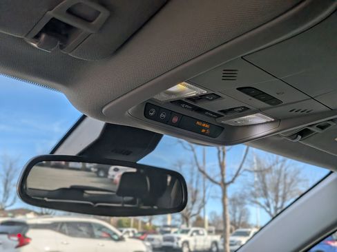 Used 2021 Chevrolet Equinox LT image 31