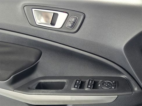 Used 2018 Ford EcoSport SE w/ SE Convenience Package image 24