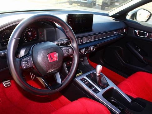 Used 2025 Honda Civic Type R image 2