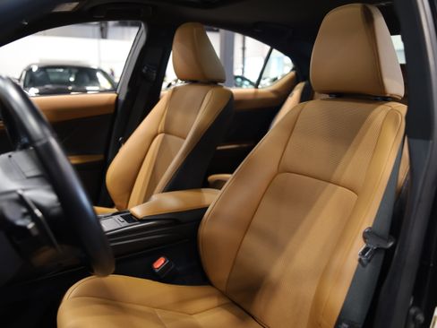 Used 2025 Lexus IS 350 F Sport w/ Accessory Package RWD image 17