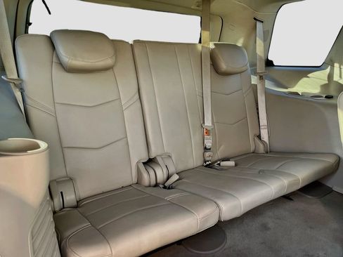 Used 2019 Cadillac Escalade Luxury w/ LPO, Radiant Package RWD image 29