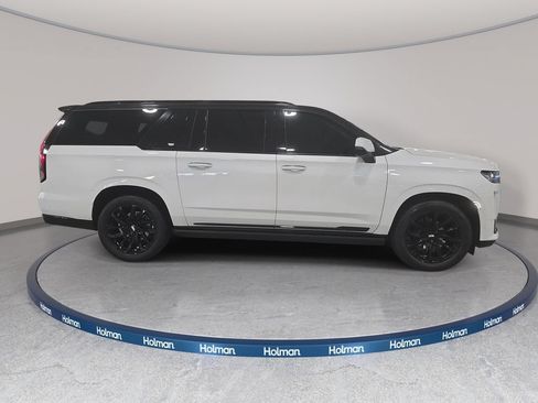 Used 2023 Cadillac Escalade ESV Sport w/ LPO, ONYX Package AWD/4WD image 5