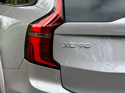 Certified 2026 Volvo XC90 T8 Ultra w/ Protection Package AWD/4WD image 36