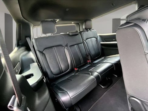 Used 2024 Jeep Wagoneer Series II w/ Flexible Seating Group RWD image 30