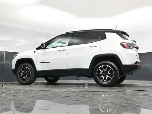 Certified 2025 Jeep Compass Trailhawk AWD/4WD image 56