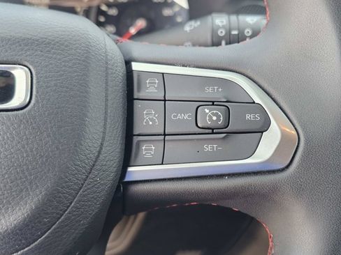 Used 2025 Jeep Compass Trailhawk AWD/4WD image 22