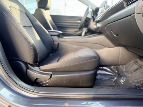 Used 2024 Nissan Altima 2.5 SV image 21