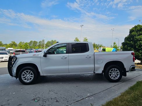 Used 2021 Chevrolet Silverado 1500 LT w/ Z71 Off-Road Package AWD/4WD image 4