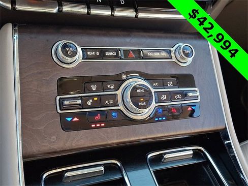 Used 2023 Lincoln Aviator Reserve w/ Equipment Group 201A image 17