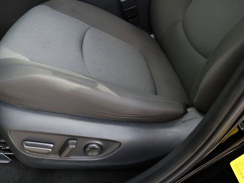 Used 2025 Toyota RAV4 XLE image 13