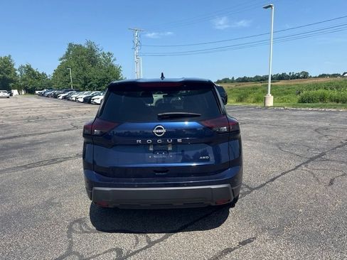 Used 2025 Nissan Rogue SV AWD/4WD image 4