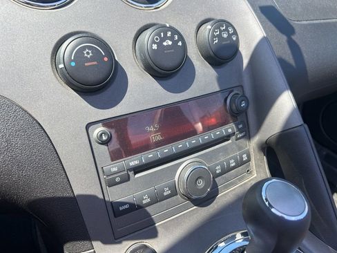 Used 2007 Pontiac Solstice Convertible w/ Premium Package RWD image 10