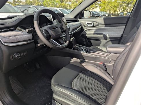 New 2026 Jeep Compass Latitude image 13