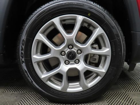 Used 2025 Jeep Compass Limited AWD/4WD image 10