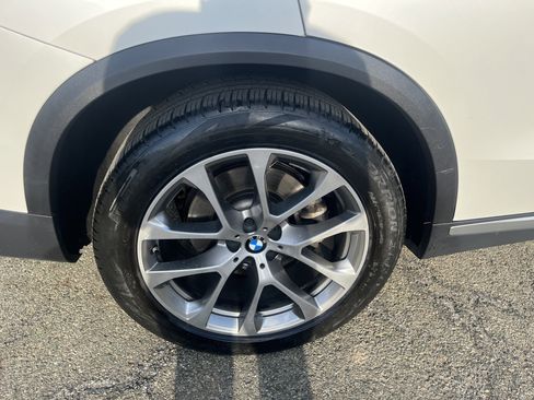 Used 2024 BMW X5 xDrive40i w/ Premium Package image 12
