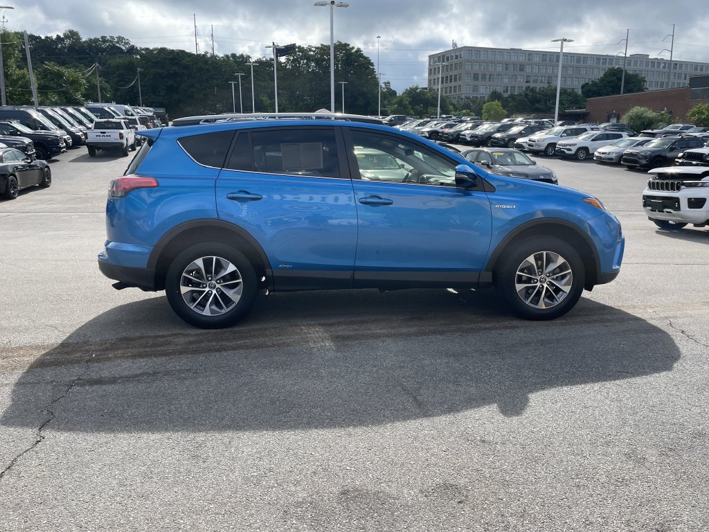Used 2018 Toyota RAV4 LE AWD/4WD image 7