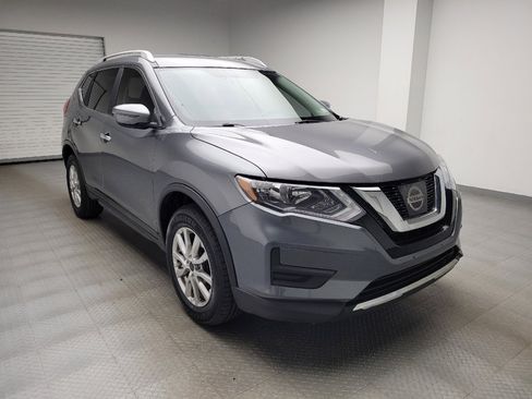 Used 2017 Nissan Rogue SV AWD/4WD image 13
