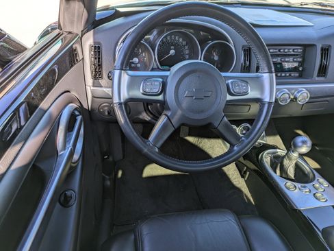 Used 2005 Chevrolet SSR w/ Preferred Equipment Group image 16