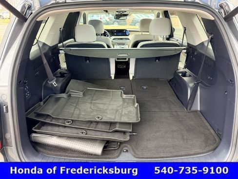 Used 2022 Hyundai Palisade Limited w/ Winter Package image 24