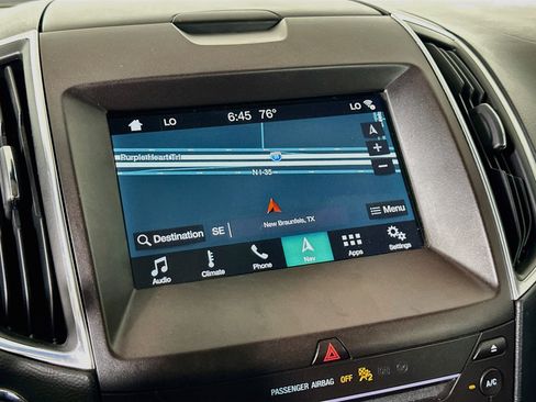 Used 2019 Ford Edge Titanium FWD image 22