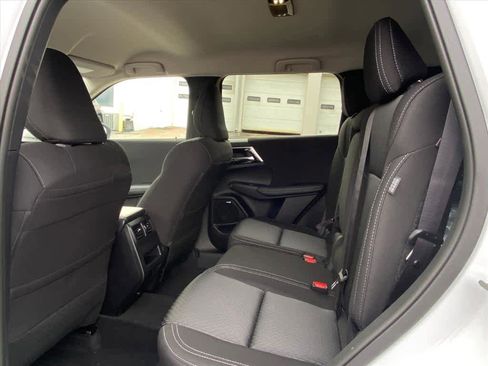 New 2026 Mitsubishi Outlander ES image 14