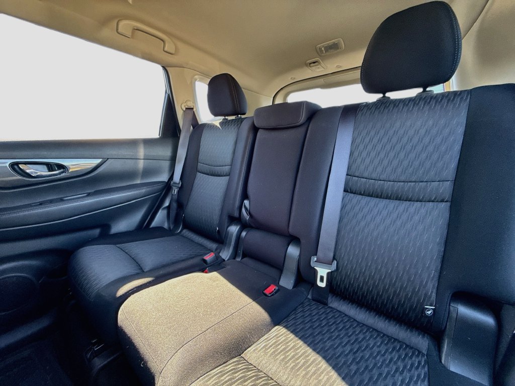 Used 2017 Nissan Rogue SV FWD image 26