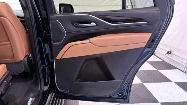 Used 2023 Cadillac Escalade Sport w/ LPO, ONYX Package AWD/4WD image 32