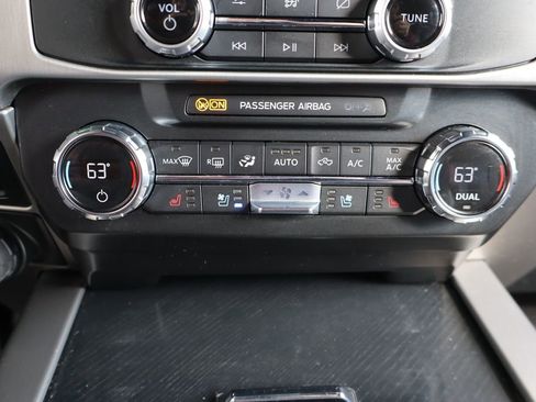 Used 2022 Ford F350 Platinum image 10