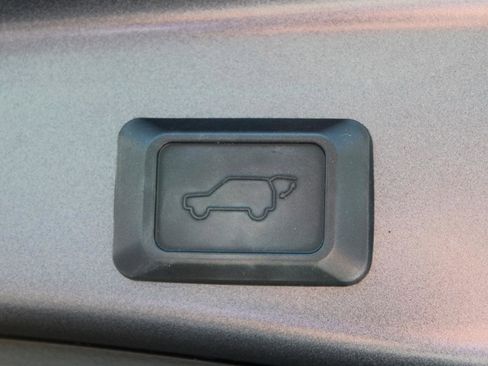 Used 2019 Toyota RAV4 XLE Premium w/ All Weather Liner Package AWD/4WD image 10