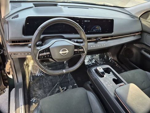 Used 2024 Nissan Ariya AWD image 2