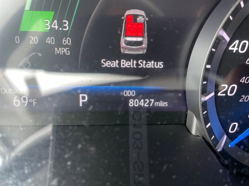 Used 2022 Toyota Highlander XLE image 28