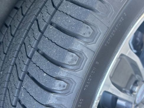 Used 2019 GMC Acadia Denali w/ Technology Package FWD image 6