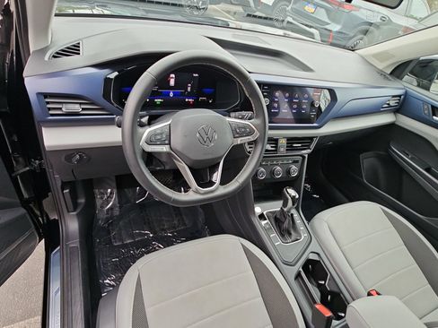 Used 2022 Volkswagen Taos SE FWD image 15